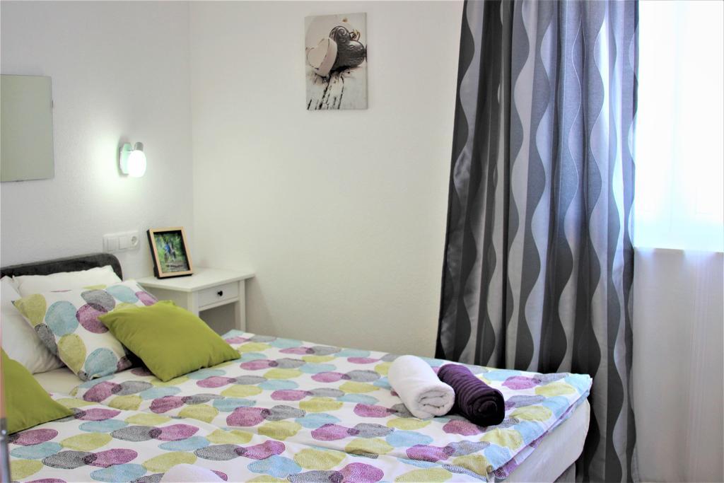 Apartments Medvid Trogir Buitenkant foto